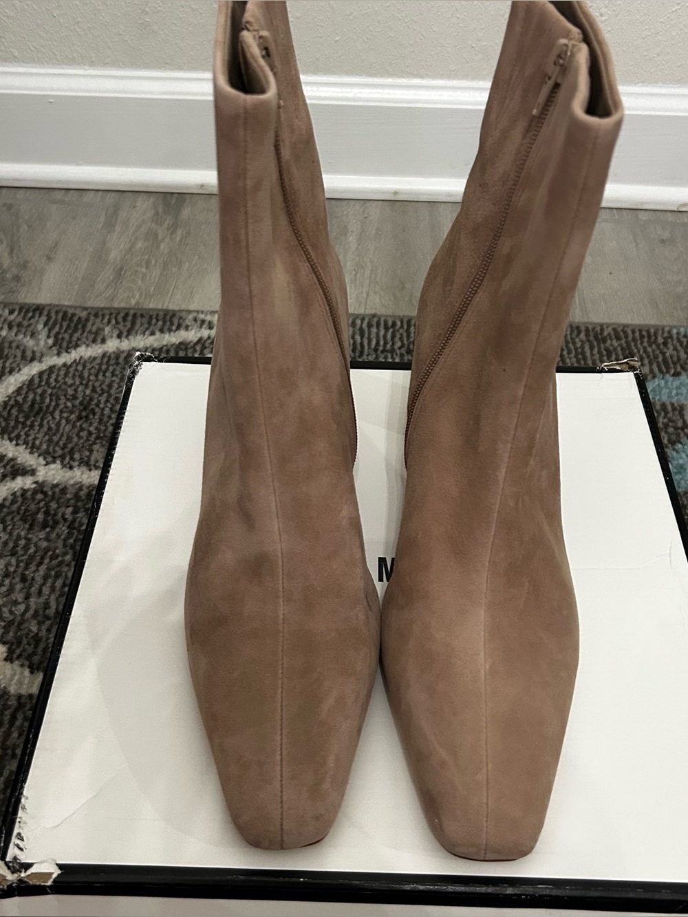 Women's Steve Madden Taupe Suede Ankle Boots - Classic Stylish Heel Size 9